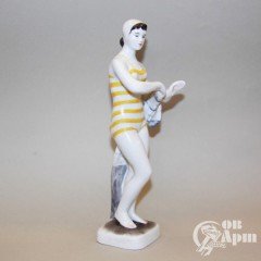 Скульптура "Купальщица"
